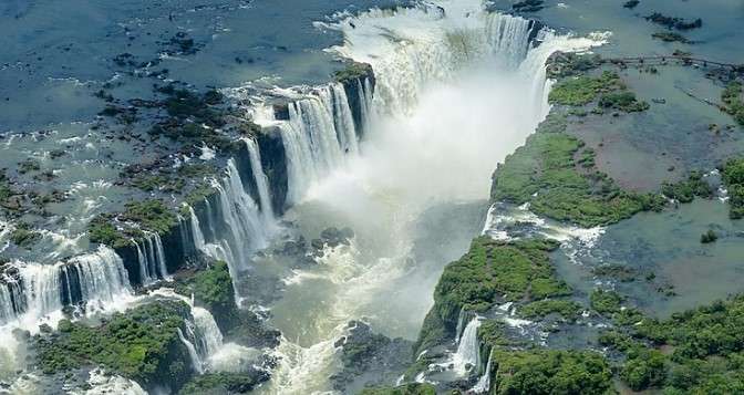 Iguazu-Falls 
