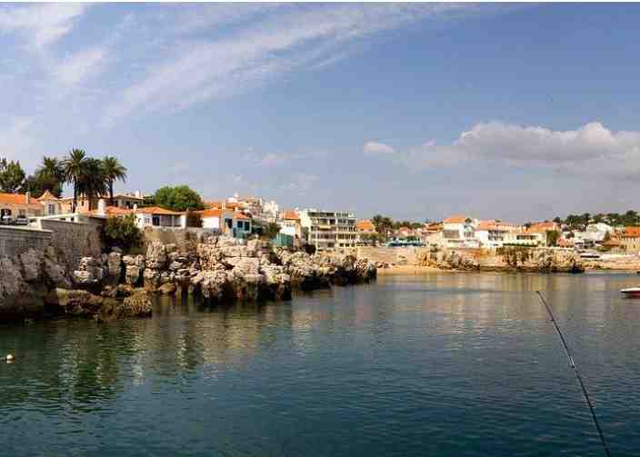 Cascais towns lake