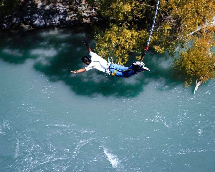 Bungee Jumping in The Last Resort