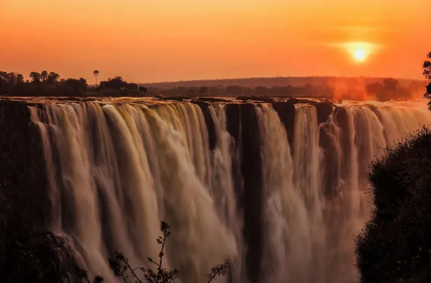 Zimbabwe – Land of the Mighty Victoria Falls