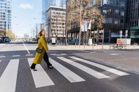 Crossing Streets, UK road rules for pedestrians, One-way streets